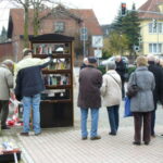 Übergabe Bücherschrank