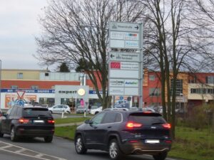 Werbemast am Burger-Kreisel